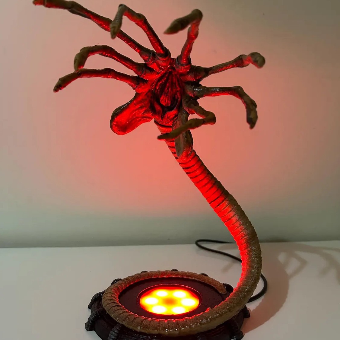 Alien Facehugger Lamp Nightlig - Home Decor Com 评论和价格